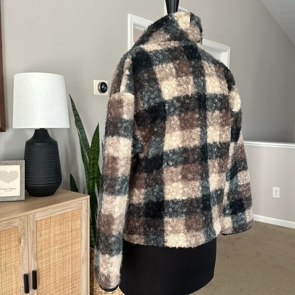 Neutral Plaid Blazer Coat - Picture 5 of 5